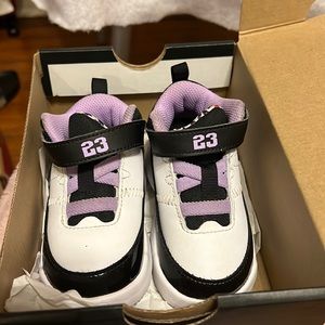 Toddler shoes Jordan size 6c. Worn a couple times.